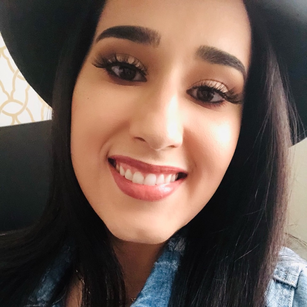 Meet your Posher, Crystal